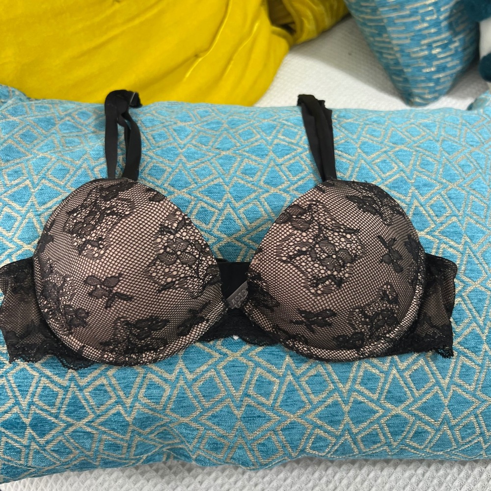 Vintage Y2K Victoria's Secret Biofit Bra Black & Nude Lace 34B lingerie‎ top
